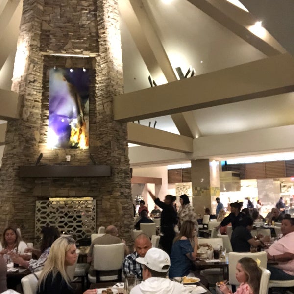 Foto diambil di The Buffet - Viejas Casino oleh David A. H. pada 7/15/2018