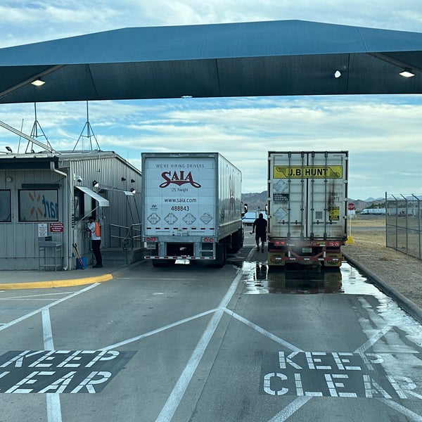 Walmart Distribution Center 23701 W Southern Ave