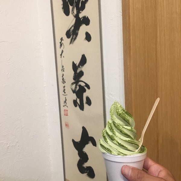 Photo taken at Tea Master Matcha Cafe and Green Tea Shop by Kenichi W. on 8/26/2018