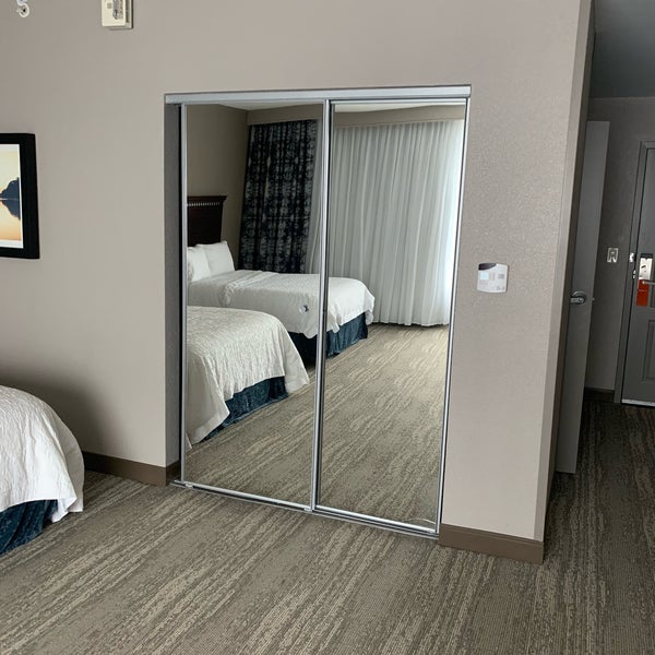 รูปภาพถ่ายที่ Hampton Inn &amp; Suites โดย Diamond . เมื่อ 8/13/2019