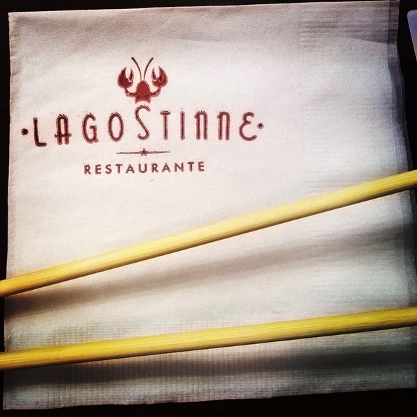 รูปภาพถ่ายที่ Restaurante Lagostinne โดย Crixt O. เมื่อ 8/17/2015
