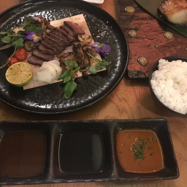 Снимок сделан в Kiru Restaurant пользователем Jiji S. 10/30/2018