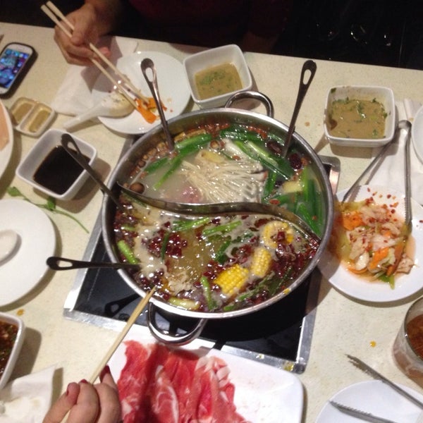 Photo taken at Happy Lamb Hot Pot, Houston Bellaire 快乐小羊 by Calvin R. on 12/1/2013