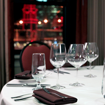 10/30/2012にRestaurant Guide KCがThe Raphael Hotel, Autograph Collectionで撮った写真