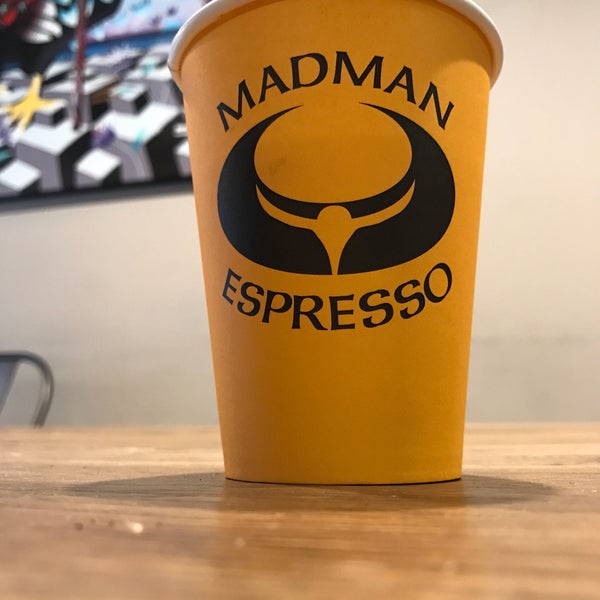 รูปภาพถ่ายที่ Madman Espresso โดย Denise I. เมื่อ 4/1/2017