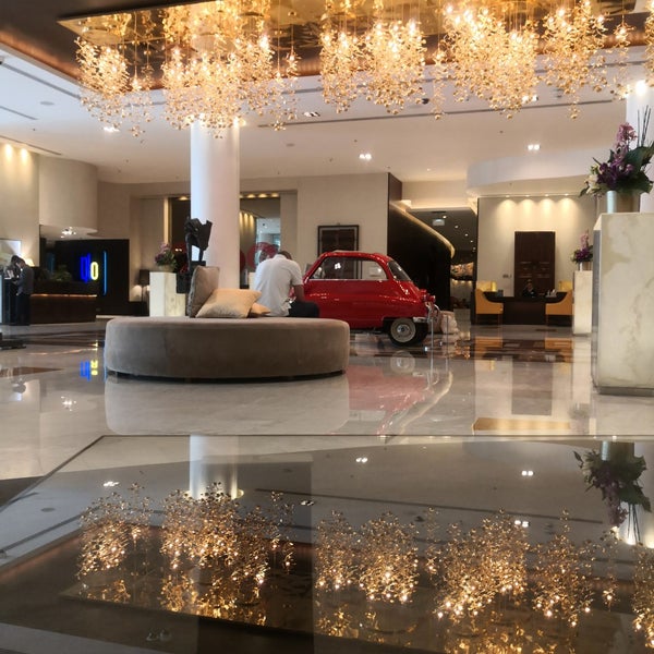 Foto diambil di Marriott Marquis City Center Doha Hotel oleh Bhatakti R. pada 6/7/2023