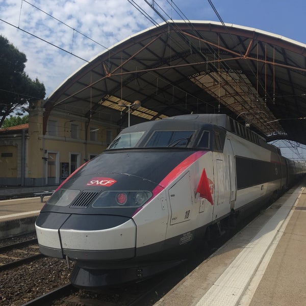Photo taken at Gare SNCF d&#39;Avignon-Centre by Вячеслав Д. on 5/7/2018