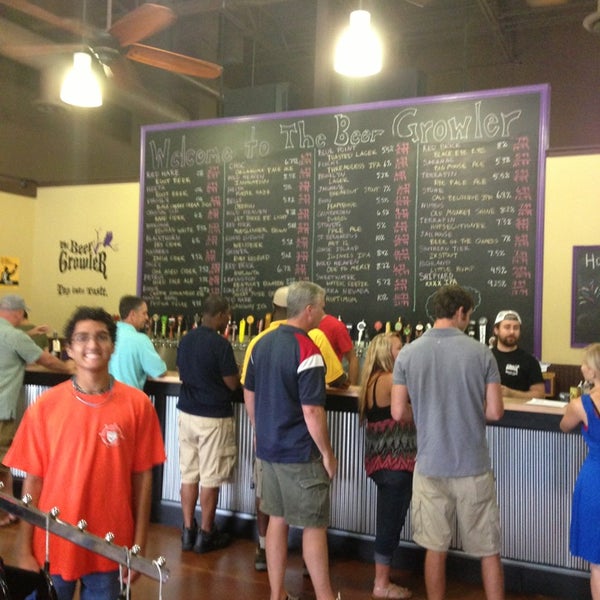 7/4/2013 tarihinde Cody P.ziyaretçi tarafından The Beer Growler'de çekilen fotoğraf