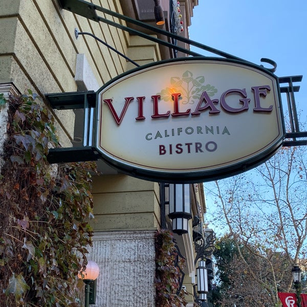 Снимок сделан в Village California Bistro &amp; Wine Bar пользователем Beth R. 1/1/2019