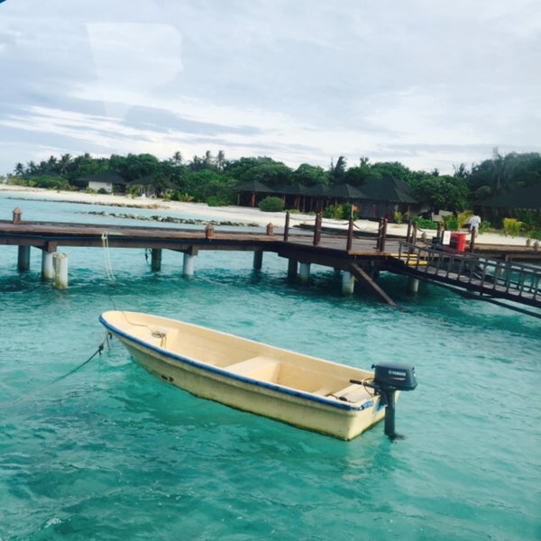Das Foto wurde bei Adaaran Select Meedhupparu Island Resort von Inaan am 7/11/2015 aufgenommen