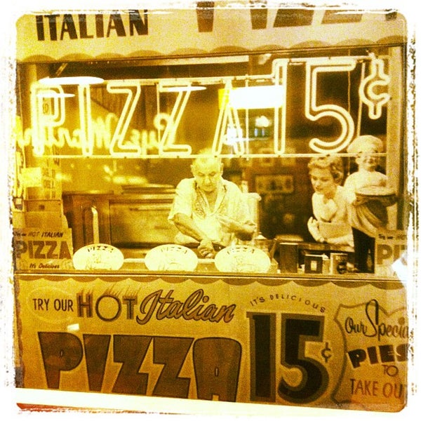 12/22/2012 tarihinde Brian L.ziyaretçi tarafından Iggy&#39;s Pizzeria'de çekilen fotoğraf