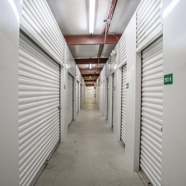 Storage height. Self storage высота помещения. 5652 north inkster rd, dearborn heights, mi 48127. storage com.