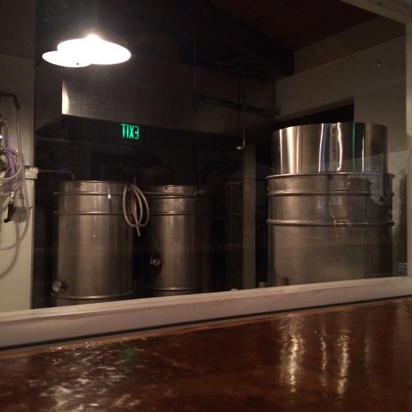 12/28/2014にBradley B.がIndustrial Revolution Brewing Companyで撮った写真