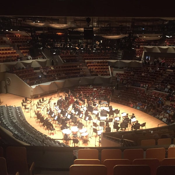 Foto diambil di Boettcher Concert Hall oleh Bradley B. pada 5/13/2018