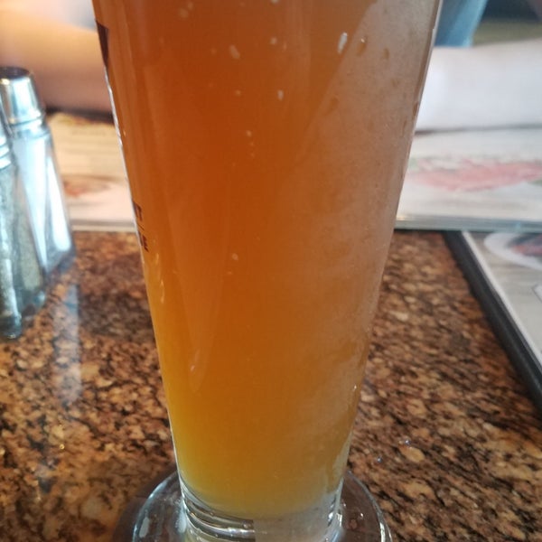 Photo taken at BJ&#39;s Restaurant &amp; Brewhouse by Nicole L. on 4/20/2019