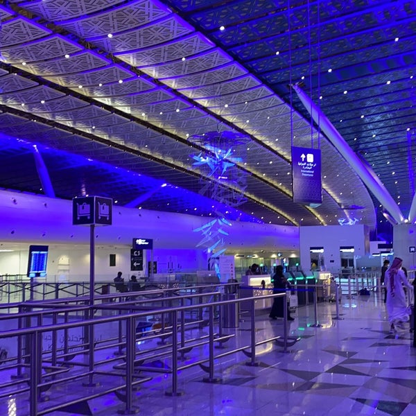Foto scattata a King Abdulaziz International Airport (JED) da س il 6/21/2021