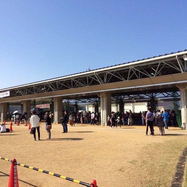 橿原運動公園 屋根付き運動場