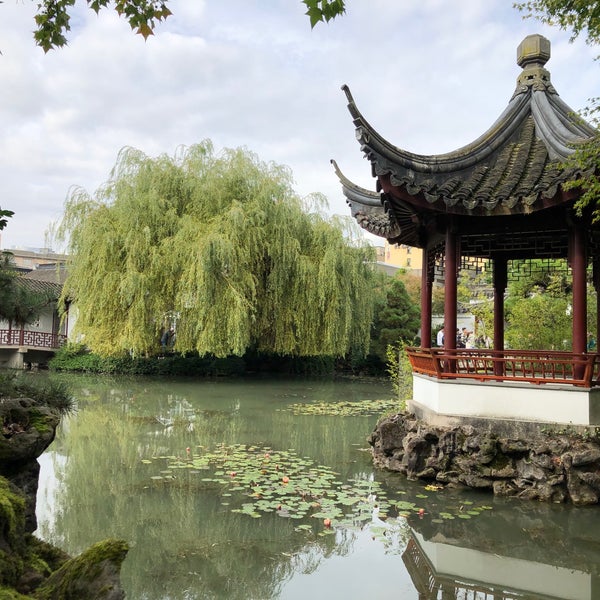 Снимок сделан в Dr. Sun Yat-Sen Classical Chinese Garden пользователем Steven H. 9/25/2019