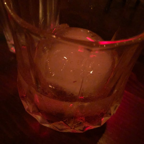 Das Foto wurde bei The Rum Bar cocktails &amp; spirits von Chris T. am 3/23/2018 aufgenommen