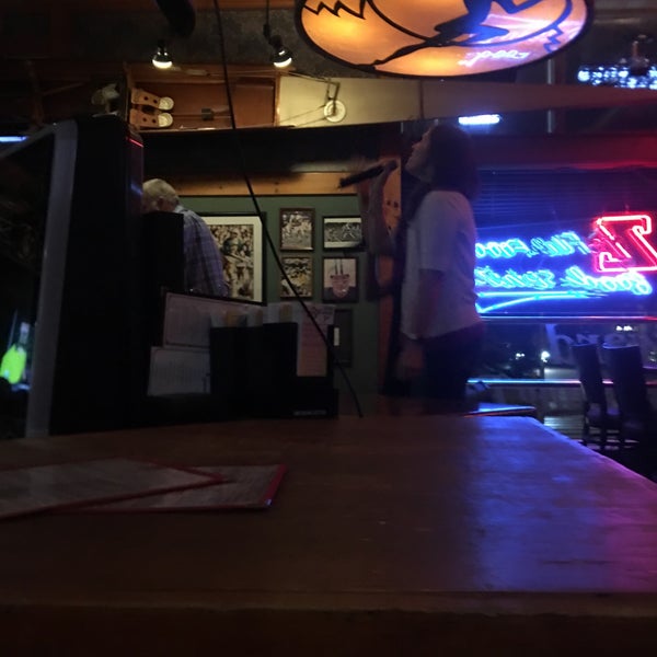 Photo taken at Z&#39;s Bar &amp; Restaurant by Jimmy on 7/20/2018