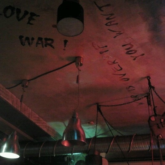 12/17/2012 tarihinde Buket U.ziyaretçi tarafından Біт-кафе «Дно»'de çekilen fotoğraf