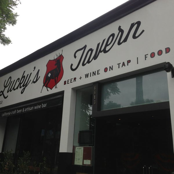 Foto diambil di Lucky&#39;s Tavern oleh Talyn E. pada 9/21/2013
