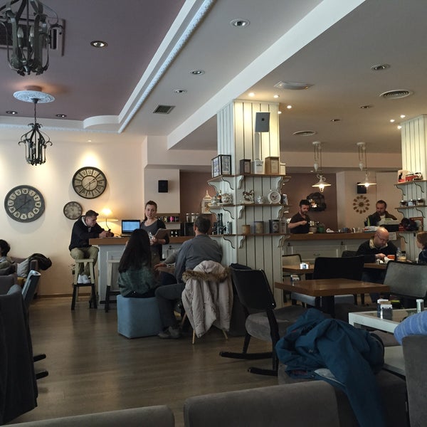 4/9/2015 tarihinde Petros T.ziyaretçi tarafından Biscotto Cafe'de çekilen fotoğraf