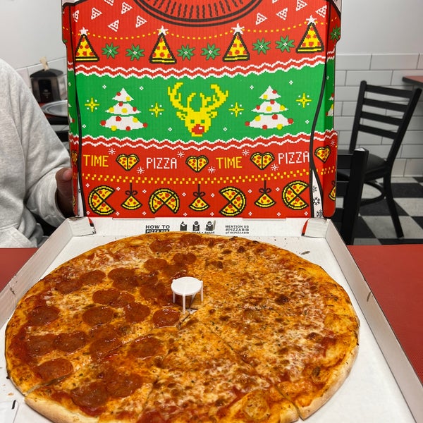 1/9/2023 tarihinde Laura F.ziyaretçi tarafından Bongiorno&#39;s New York Pizzeria'de çekilen fotoğraf