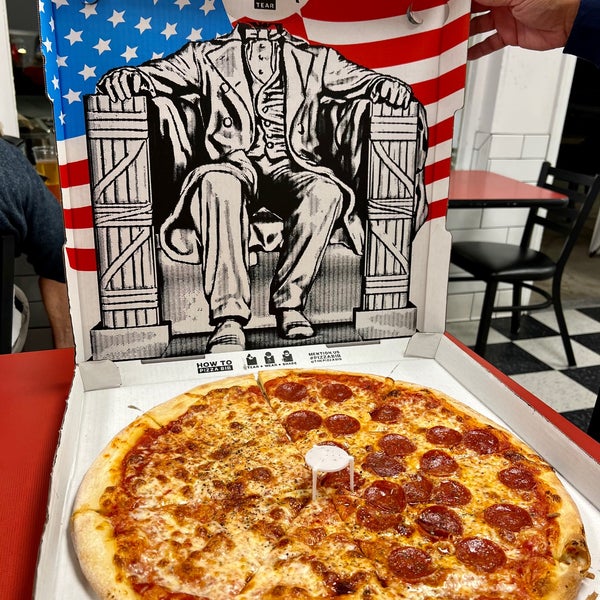 Photo taken at Bongiorno&#39;s New York Pizzeria by Laura F. on 11/12/2023