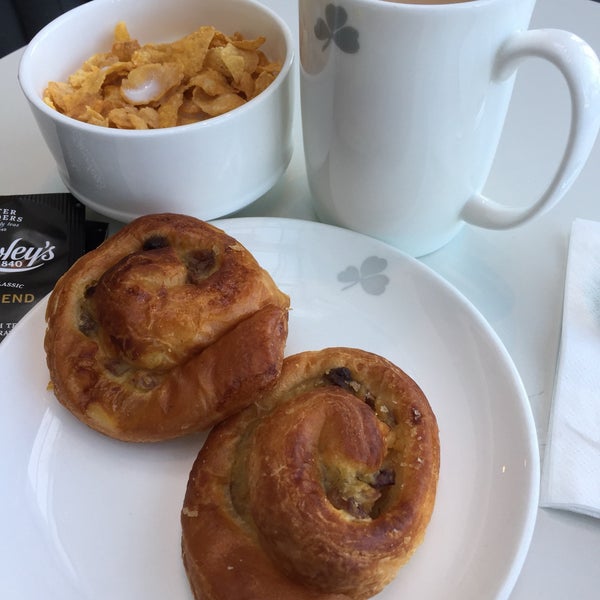 Photo taken at Aer Lingus Lounge by Vincent M. on 7/14/2018