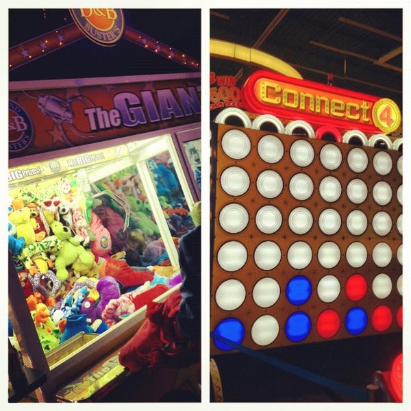 Photo taken at Dave &amp; Buster&#39;s by leeleechicago on 9/22/2012