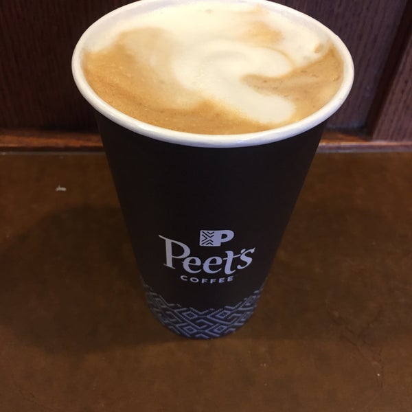 Photo taken at Peet&#39;s Coffee &amp; Tea by Monica on 2/19/2018