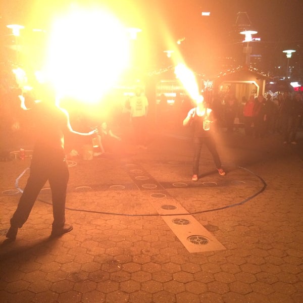 Foto tomada en Christmas Village in Baltimore  por Jeff B. el 12/22/2013