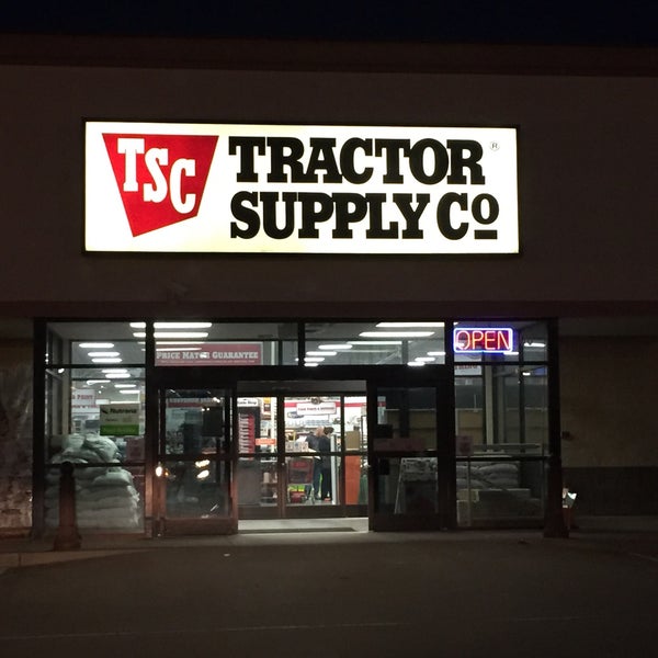 Tractor Supply Co. Hardware Store in Ennis