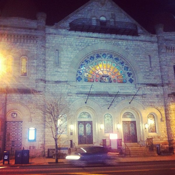 2/21/2013にBrandon G.がTemple Performing Arts Centerで撮った写真
