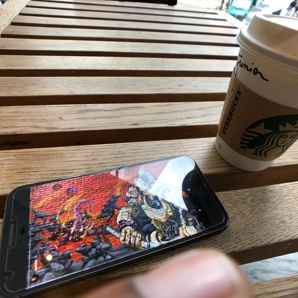 4/3/2018 tarihinde Junior E.ziyaretçi tarafından Starbucks'de çekilen fotoğraf