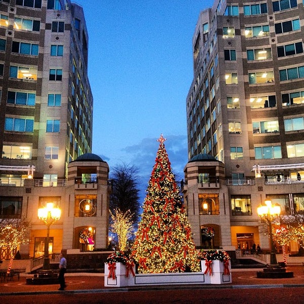 Reston Town Center Christmas Tree Lighting 2022 Reston Town Center - Reston, Va