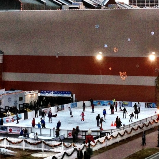 MacArthur On Ice Skating Rink in Norfolk