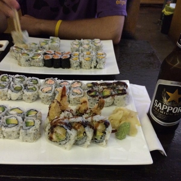 7/21/2014 tarihinde Kyle C.ziyaretçi tarafından Iron Sushi'de çekilen fotoğraf