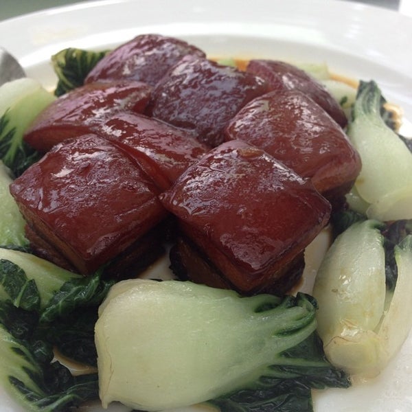 Photo taken at Jin Shan Restaurant by Karen W. on 7/20/2014