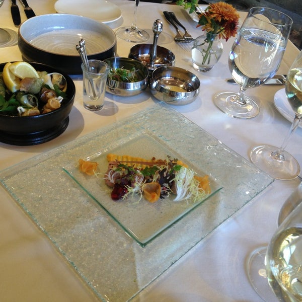 Foto tomada en étoile Restaurant at Domaine Chandon  por Galinka V. el 11/4/2013