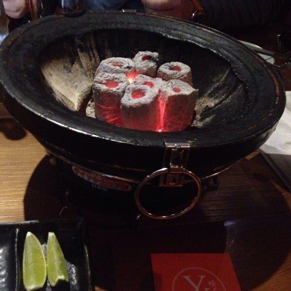 รูปภาพถ่ายที่ Yaku Japonské BBQ โดย Galinka V. เมื่อ 3/29/2014
