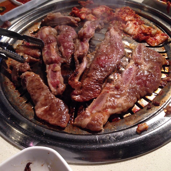 Das Foto wurde bei Wang Cho Korean BBQ - Chino Hills von Connie C. am 12/22/2014 aufgenommen