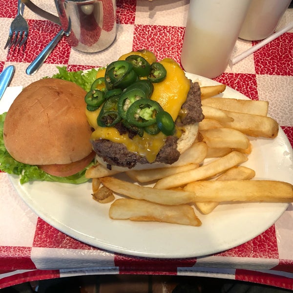 Photo taken at Paul&#39;s &quot;Da Burger Joint&quot; by Jason L. on 1/5/2018