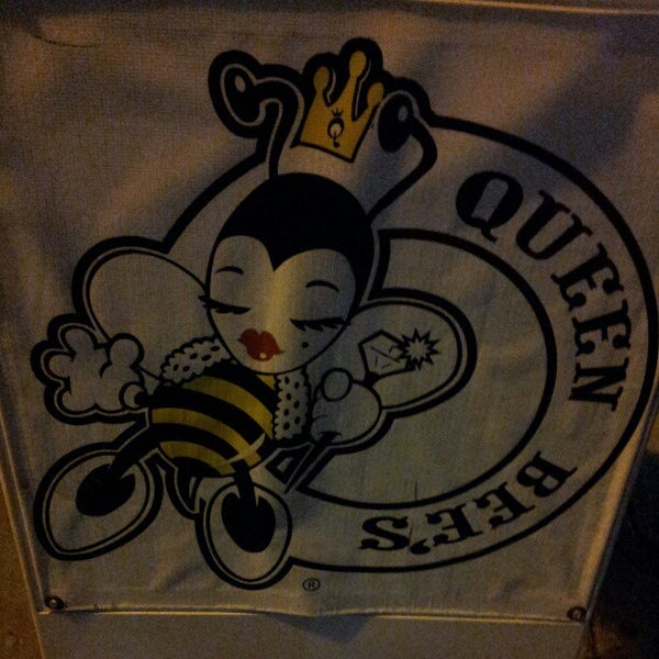 1/12/2013 tarihinde Rudy F.ziyaretçi tarafından Queen Bee&#39;s Art &amp; Cultural Center'de çekilen fotoğraf