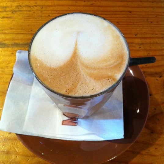Снимок сделан в Mario&#39;s Coffee House пользователем Robelen B. 9/23/2012