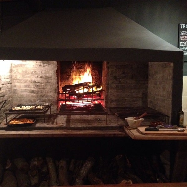Foto scattata a Oliva &amp; Sal restaurante da Michelle C. il 1/29/2014