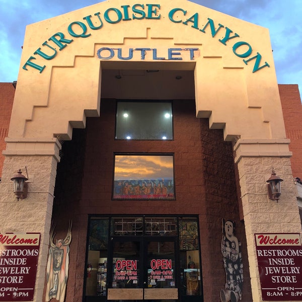 Gallup Indian Plaza Outlet 2 tips