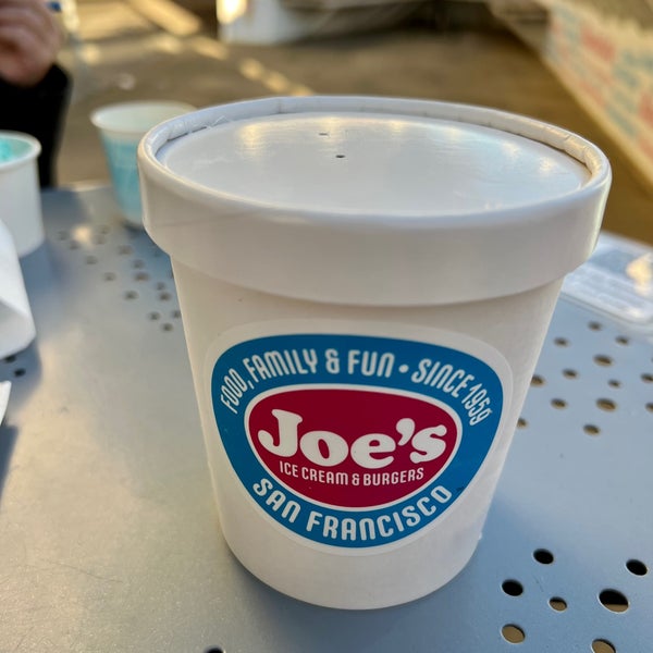 Photo taken at Joe&#39;s Ice Cream by Scott H. on 11/17/2021
