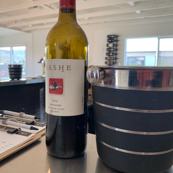 Foto tirada no(a) Family Wineries Dry Creek Tasting Room por Rich D. em 9/29/2019